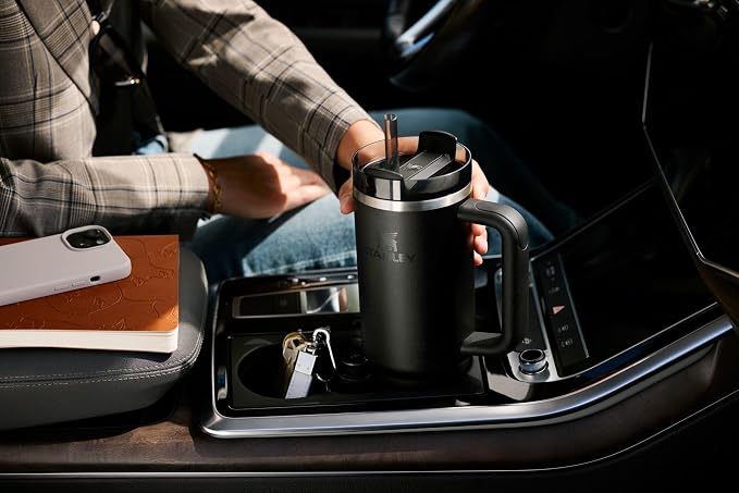 STANLEY Quencher H2.0 Flow State Tumbler, 30 oz, Chili Red Fireworks | Handle - Image 11