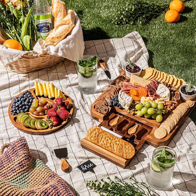 SMIRLY Charcuterie Board Set - Image 8